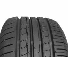 215 60 R17 YOKOHAMA BLUEARTH-A AE-50 96 H